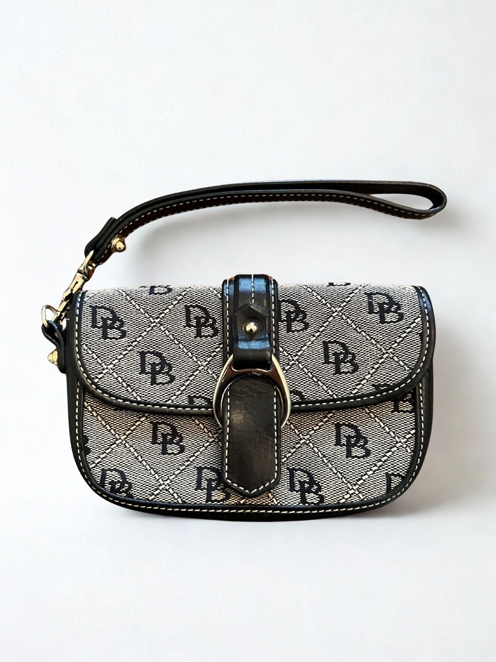 Dooney & Bourke | Signature Wristlet
